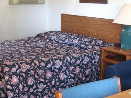 Parkview Motel أويلوين المظهر الخارجي الصورة