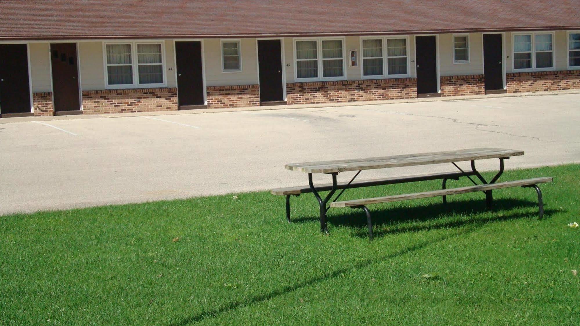 Parkview Motel أويلوين المظهر الخارجي الصورة