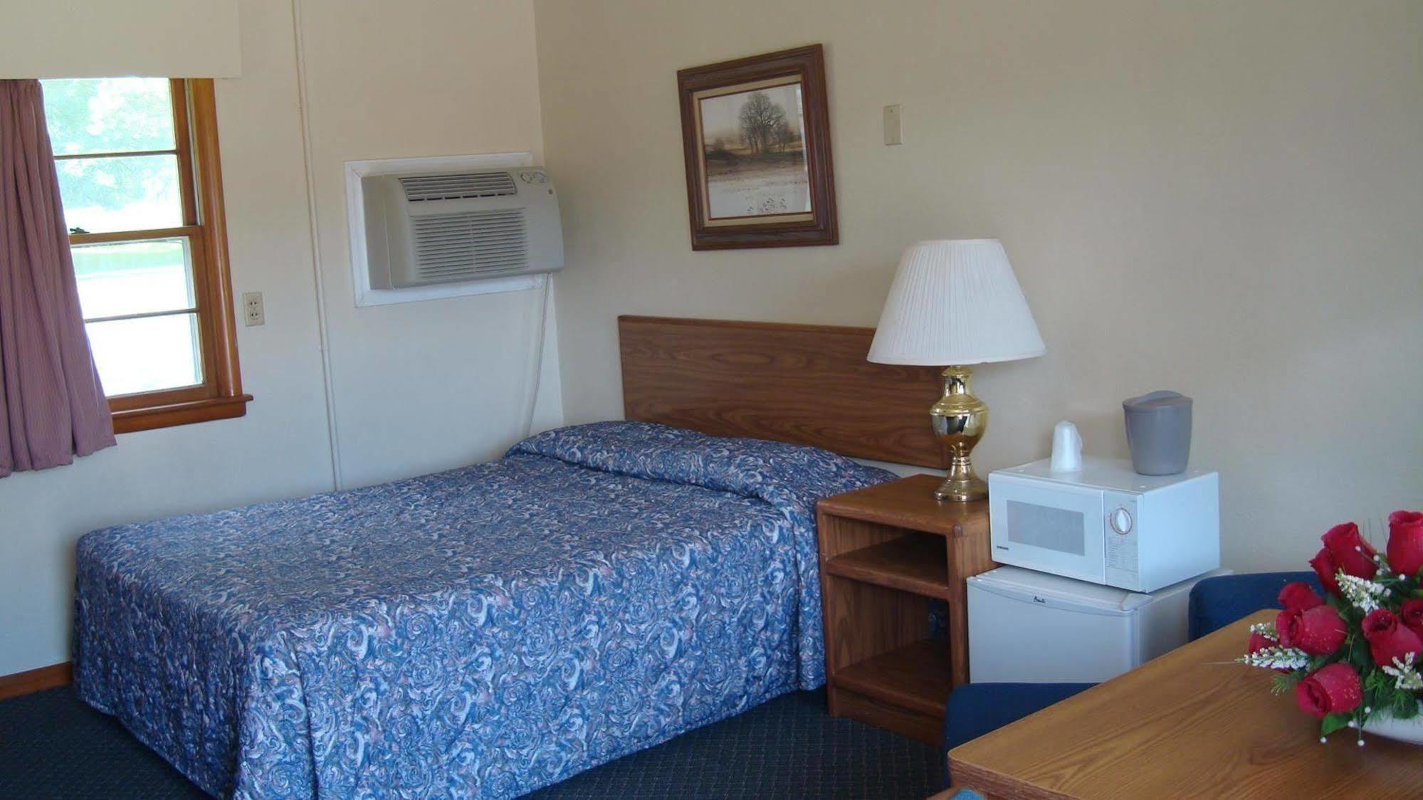Parkview Motel أويلوين المظهر الخارجي الصورة