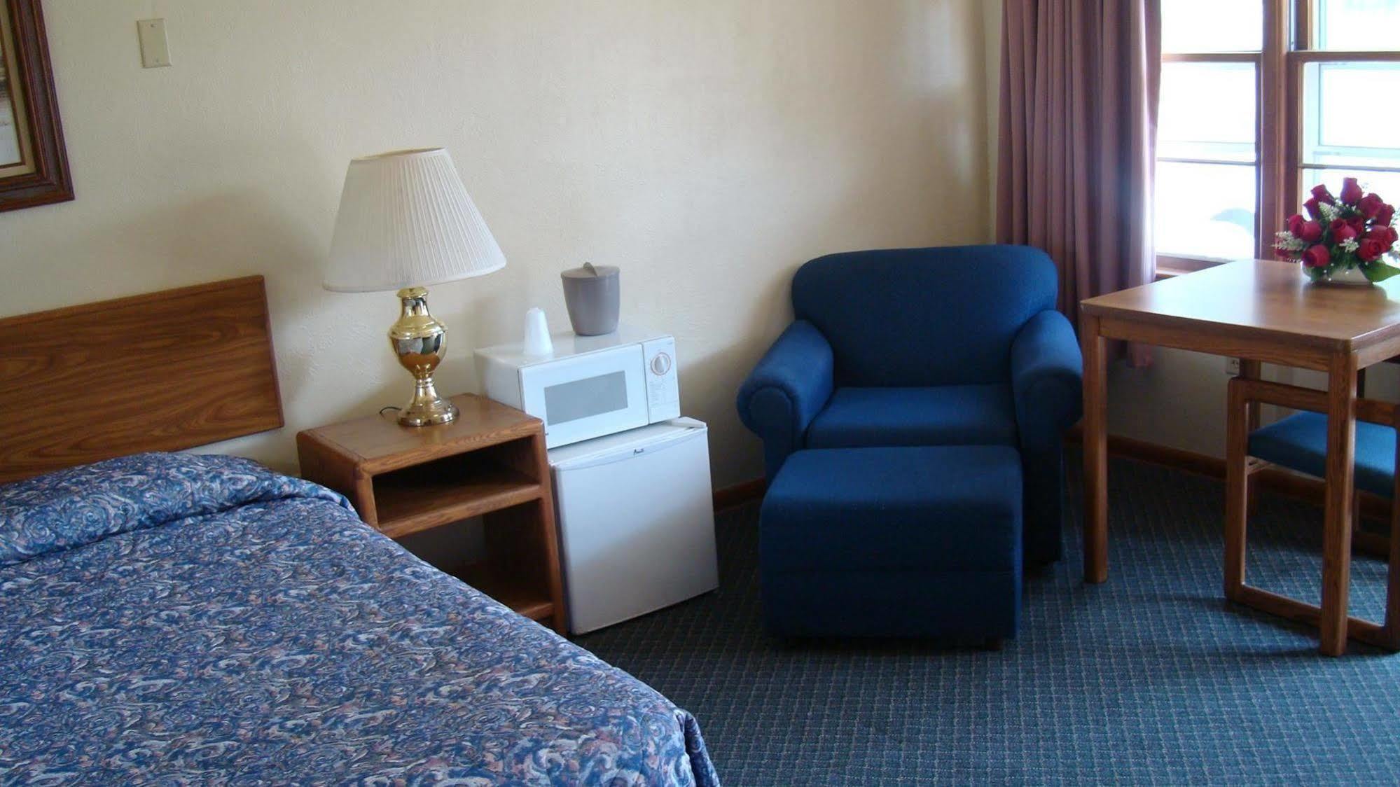 Parkview Motel أويلوين المظهر الخارجي الصورة